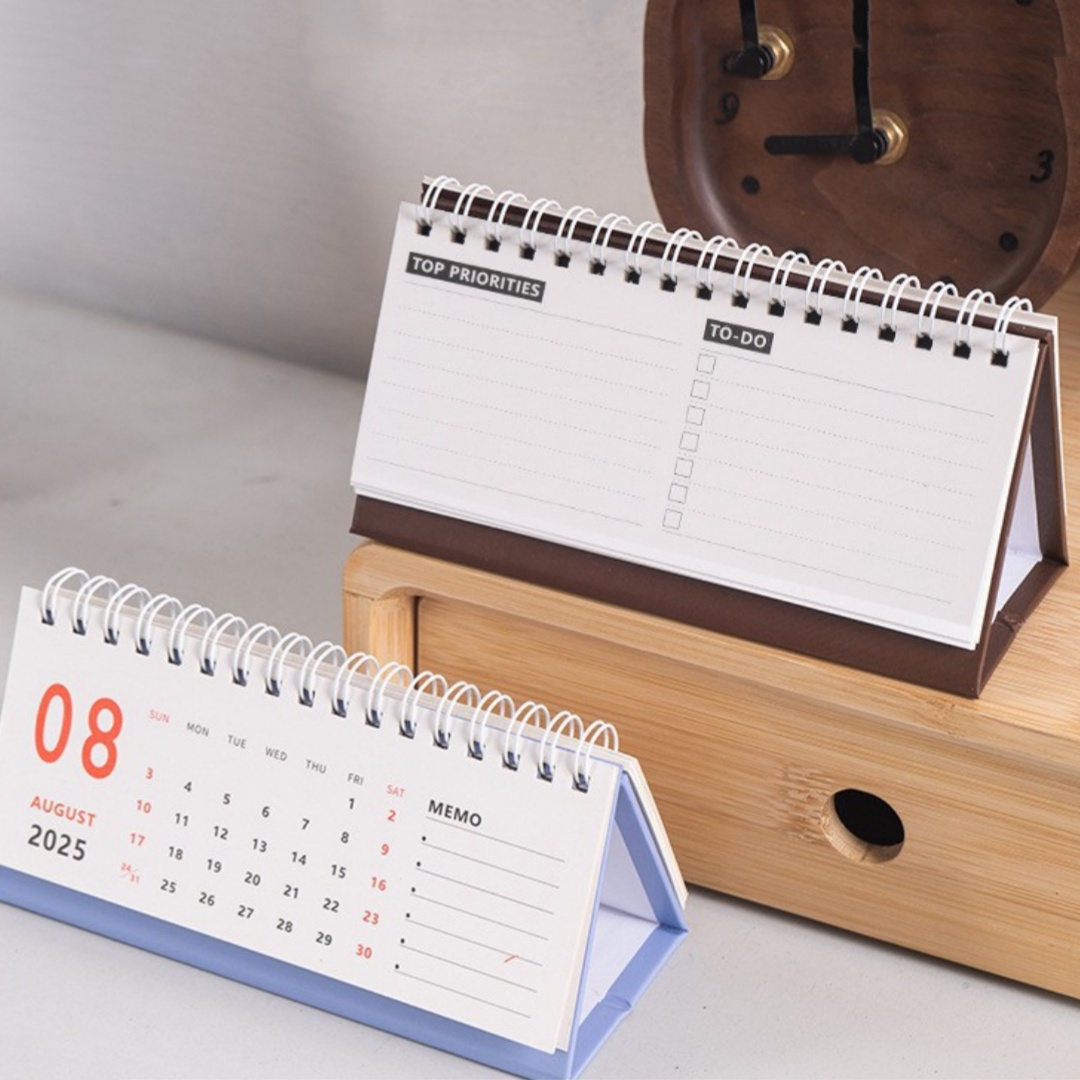 Simple Desk Calendar 2025-2026 - Office Stationery Supply List reseña y precio