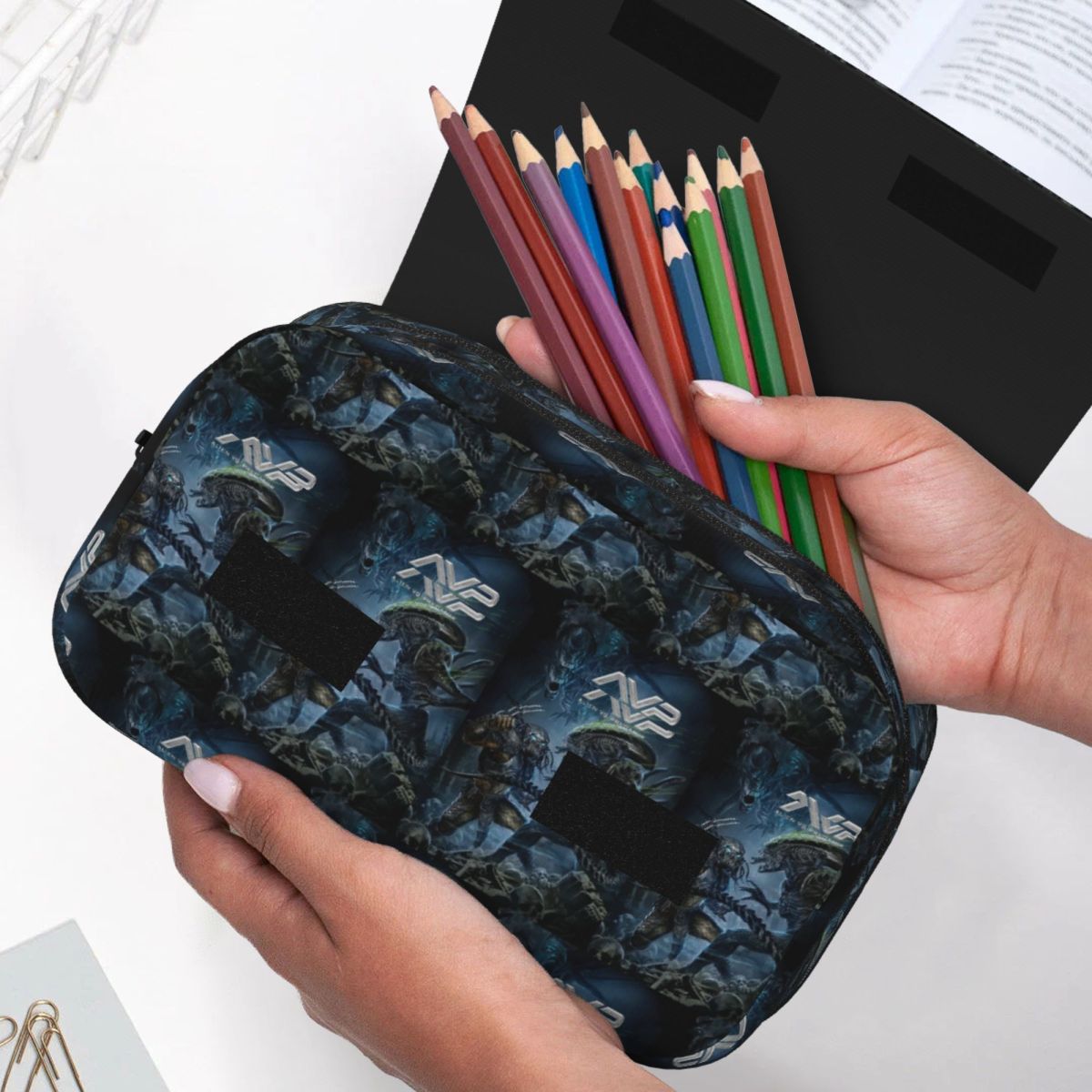 Alien Vs Predator Game Pencil  - Office Supply Vs Stationery reseña y precio
